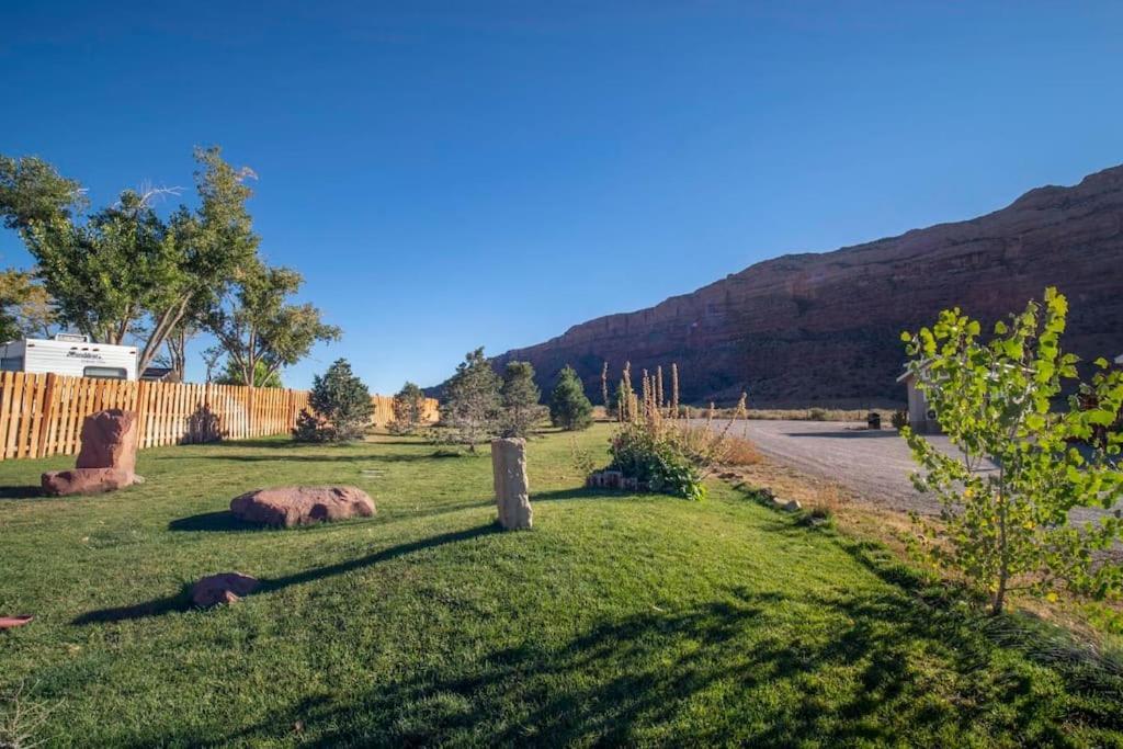 Redrock Moab Tiny House W Large Loft Site 8 Villa Exterior photo