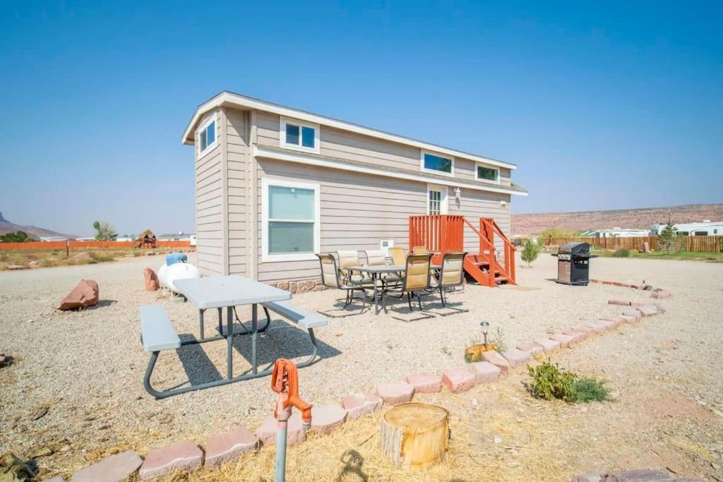 Redrock Moab Tiny House W Large Loft Site 8 Villa Exterior photo