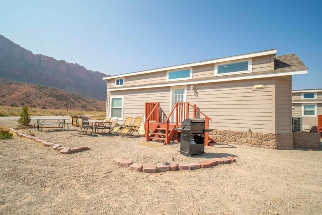 Redrock Moab Tiny House W Large Loft Site 8 Villa Exterior photo