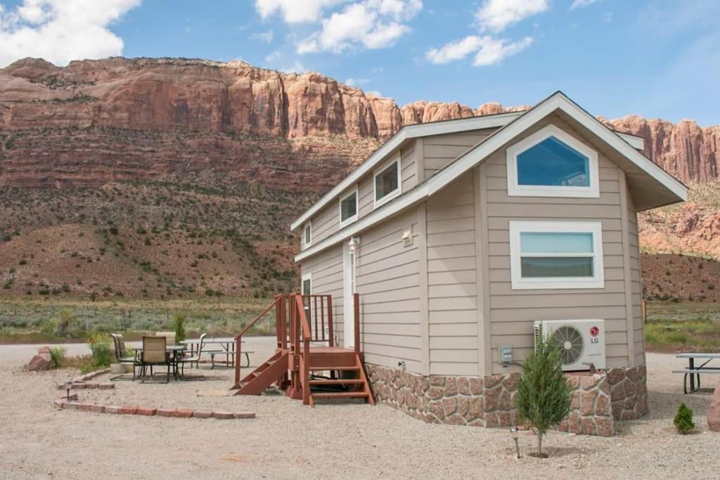 Redrock Moab Tiny House W Large Loft Site 8 Villa Exterior photo