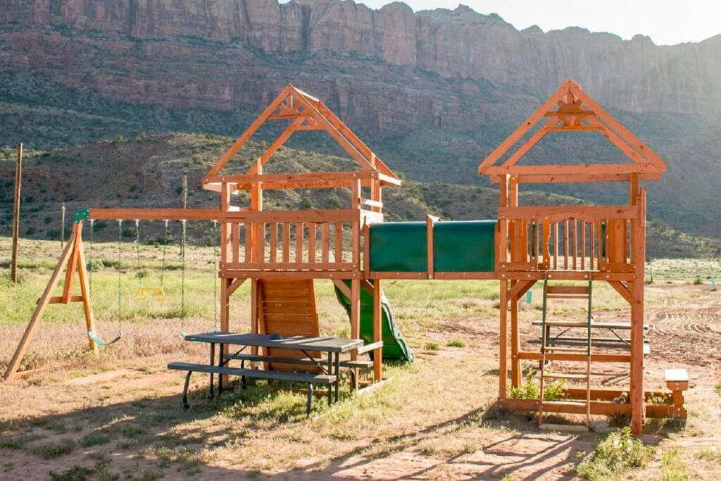 Redrock Moab Tiny House W Large Loft Site 8 Villa Exterior photo